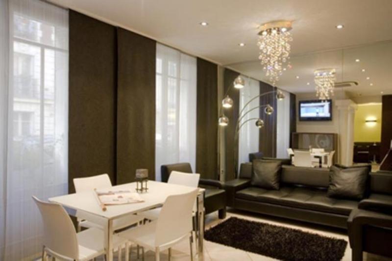 Nouvel Eiffel Hotel 3*