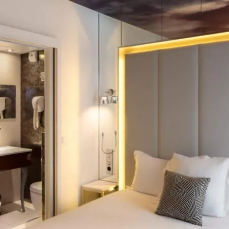 Nouvel Eiffel Hotel