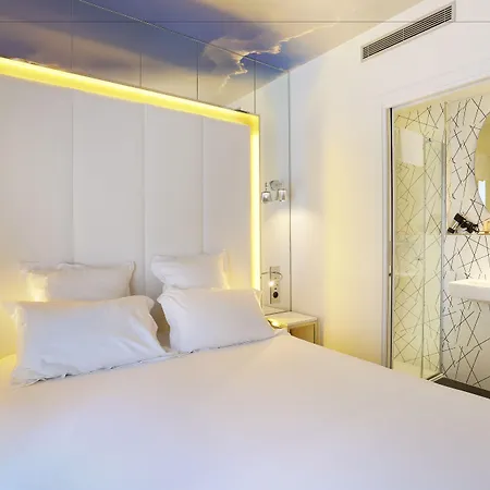 Hotel Nouvel Eiffel Parigi