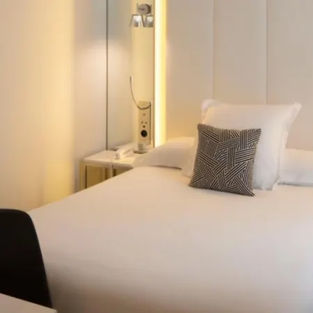 Hotel Nouvel Eiffel Parigi