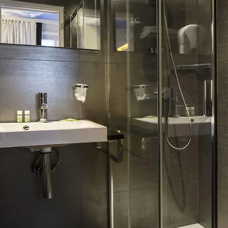 Hotel Nouvel Eiffel Parigi