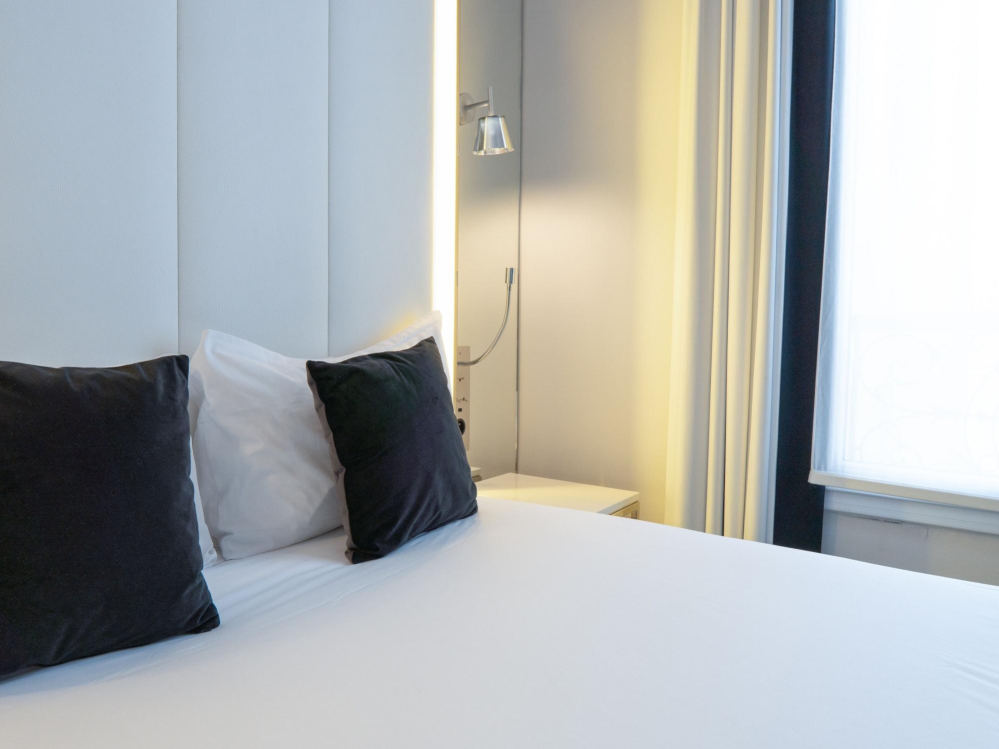 Hotel Nouvel Eiffel Parigi