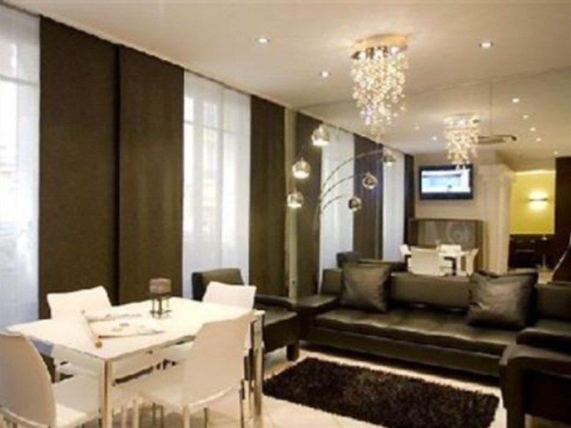 Hotel Nouvel Eiffel 3*