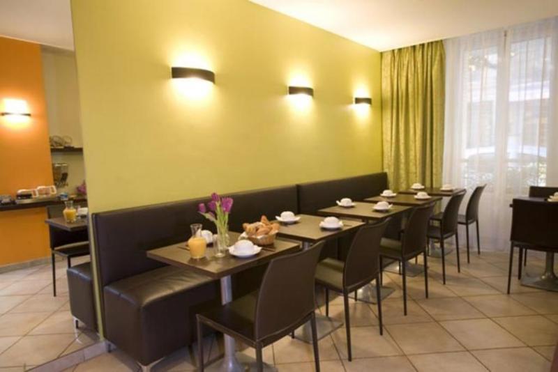 Nouvel Eiffel Hotel Paris